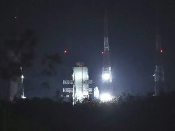 Индия отложила старт миссии на Луну за час до полета
