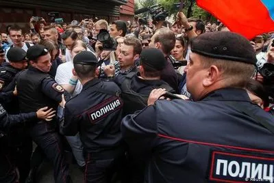 В Москве во время протестов задержали десятки людей