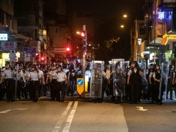 У Гонконзі відбулися сутички між протестувальниками та поліцією