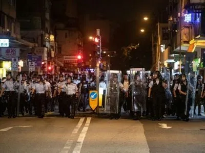 В Гонконге произошли столкновения между протестующими и полицией