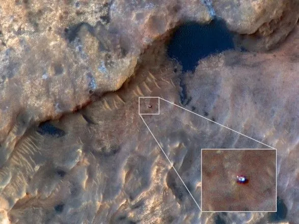В NASA показали снимок аппарата Curiosity, сделанный с орбиты Марса