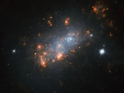 NASA опубликовало фото галактики "вишневого дерева"