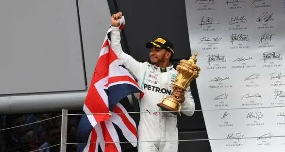 Британец Хэмилтон стал триумфатором домашнего Гран-При "Формулы-1"