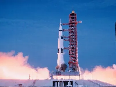 Телеканал CBS к 50-летию высадки на Луну опубликовал оригинальный прямой эфир старта ракеты