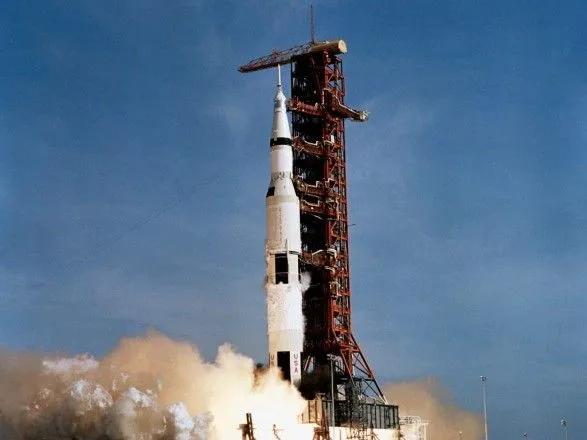 В честь 50-летия высадки на Луну в Вашингтоне появилась проекция ракеты Saturn V
