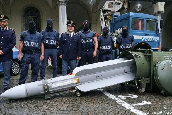 Поліція Італії виправила прес-реліз про "бойовиків на Донбасі"