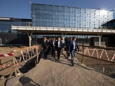Зеленский: строительные работы в аэропорту “Запорожье” должны быть завершены в декабре