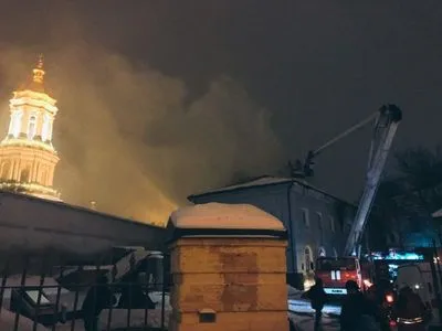 Чоловіка, який підпалив будівлю біля Києво-Печерської Лаври, судитимуть