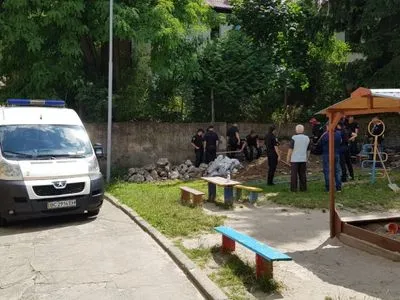 У Львові на території дитячого садку обвалилась конструкція, загинув чоловік