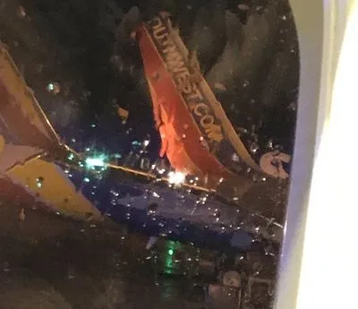 Два пассажирских самолета столкнулись в американском аэропорту