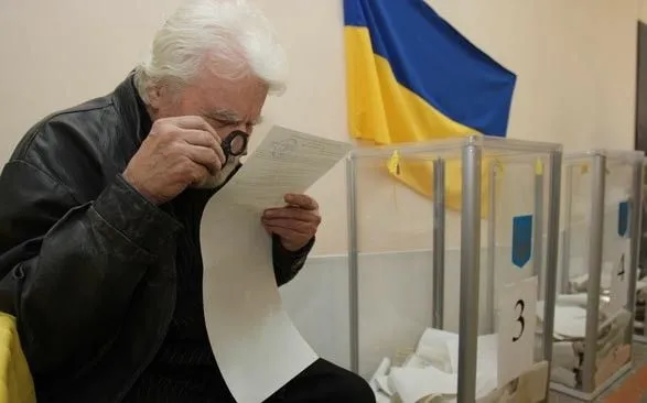 В Ровно избиратель отказался голосовать за "списочников" и отдавать бюллетень