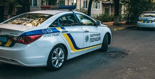 Поліція в Києві повідомила про підозру чоловіку за спробу винести бюлетень з дільниці