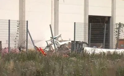 У Німеччині літак впав на торговельний центр, 3 людини загинули