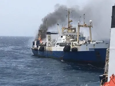 Украинский траулер утонул у побережья Африки после пожара, есть погибшие