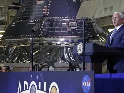 Віце-президент США розповів про програму повернення американців на Місяць