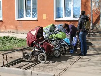 В Украине планируют создавать парковки для детских колясок возле школ и больниц