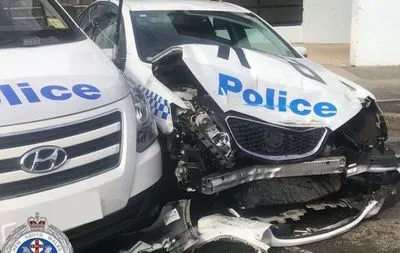 Набитий наркотиками фургон у Австралії врізався в автомобіль поліції