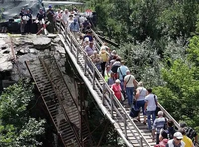 Боевики не дали специалистам обследовать мост в Станице Луганской