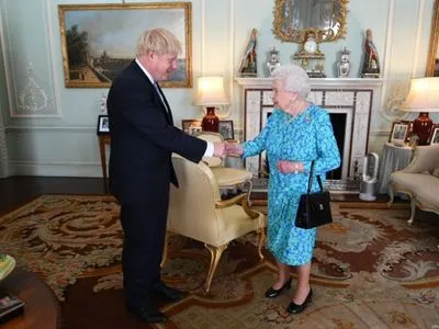 Боріс Джонсон зустрівся з королевою та офіційно став прем’єром
