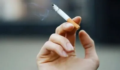 Стало известно сколько процентов украинцев курят