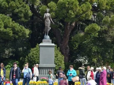 У Нікітському ботсаду окупованого Криму на місці статуї богині Флори встановлять бюст Леніна