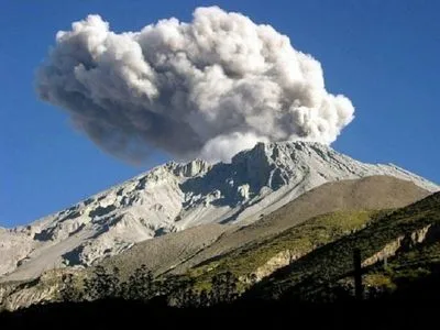 В Перу активизировался вулкан