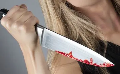 Жінка кухонним ножем поранила чоловіка