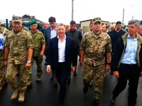 Волкер вместе с делегацией США посетил Донбасс: подробности визита