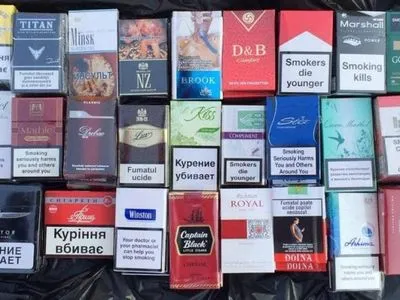 При обысках в Одессе изъяли табак и сигареты на 6 млн грн