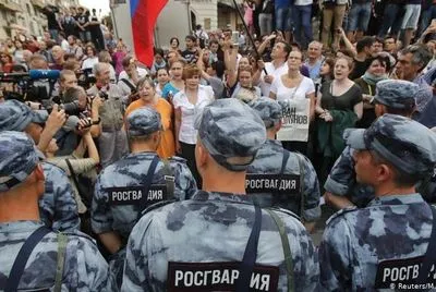 На акції протесту в центрі Москви вже затримали 1388 людей