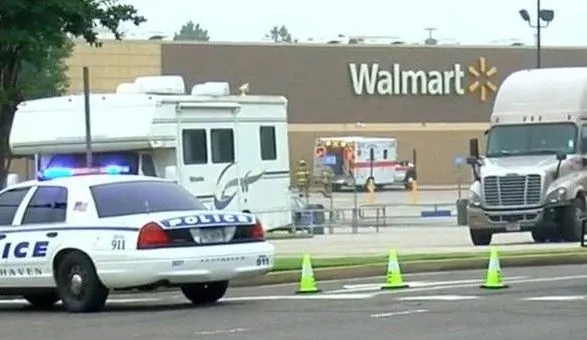 Стрілянина в Міссісіпі: працівник супермаркету і нападник вбиті