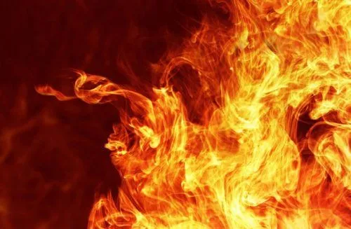 На Волыни 5-летний мальчик вылил воспламеняющееся вещество в печь и получил значительные ожоги