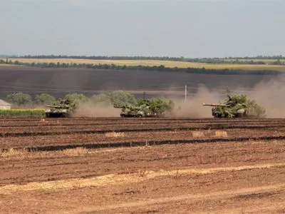 Истребители и танки: на Донбассе прошли учения ВСУ