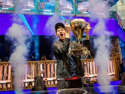 На чемпионате мира по Fortnite 16-летний американец выиграл 3 миллиона долларов