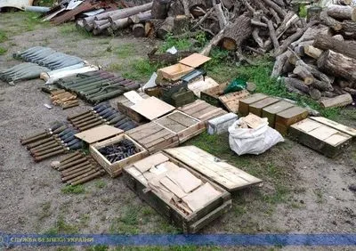 На Луганщині виявили арсенал зброї