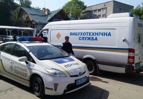 "Иуда" сообщил о бомбах в Черновцах: взрывчатку ищут в 200 зданиях