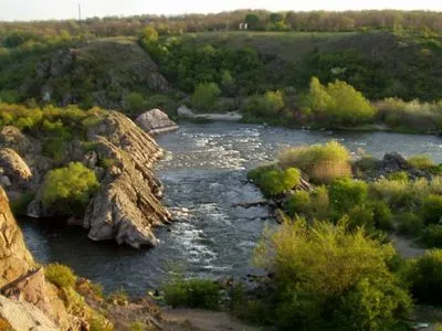 В Николаевской области в реке нашли труп женщины с веревкой с камнем на шее