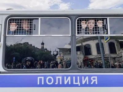 Кількість затриманих на мітингу у Москві зросла до 828