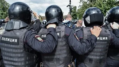 Повідомляється, що кількість затриманих в Москві перевищила тисячу осіб