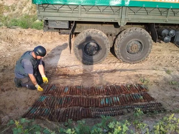 В Харьковской области на приусадебном участке обнаружили 200 артелерийських снарядов