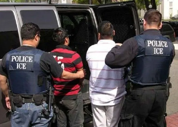 Майже 700 осіб затримано імміграційними службами в США