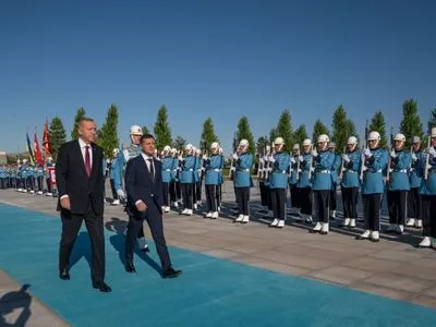 Зеленський та Ердоган хвилиною мовчання вшанували морпіхів, які загинули на Донбасі