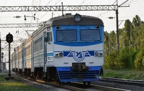 Украинцам назначили дополнительный поезд на море