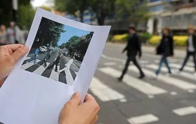 Фанаты The Beatles отпраздновали 50-летие фотографии с обложки Abbey Road