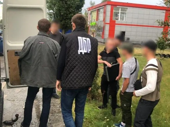 В Ровенской области полицейского поймали на взятке в сумме почти 40 тысяч гривен