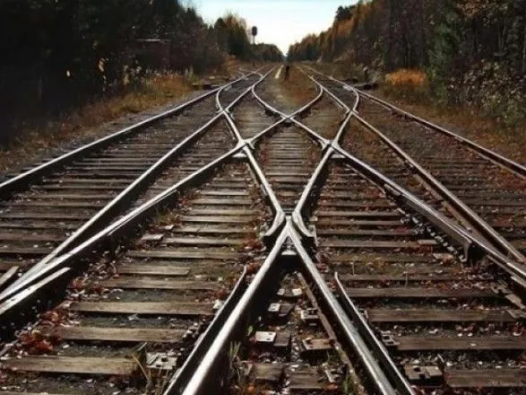 Під колесами потяга в Харківській області загинула жінка