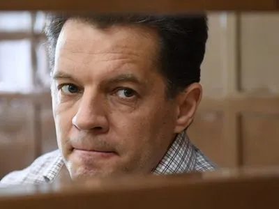 Фейгин: согласие на отбывание наказания в Украине Сущенко подписал до выборов