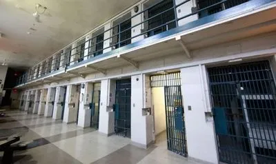 У Канаді евакуюють 200 ув'язнених через пожежу біля в'язниці