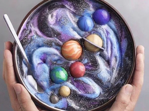 Підліток створює “космічні” десерти