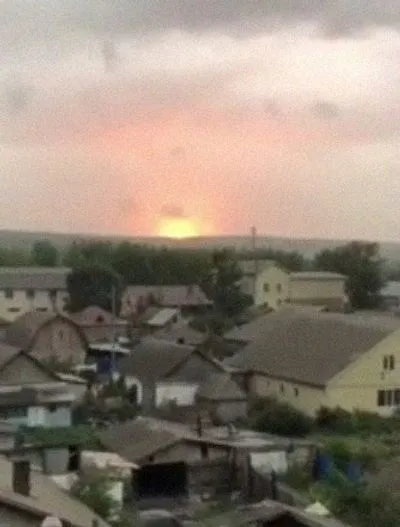 Из-за вероятного попадания молнии в Красноярском крае на складе снова взорвались снаряды